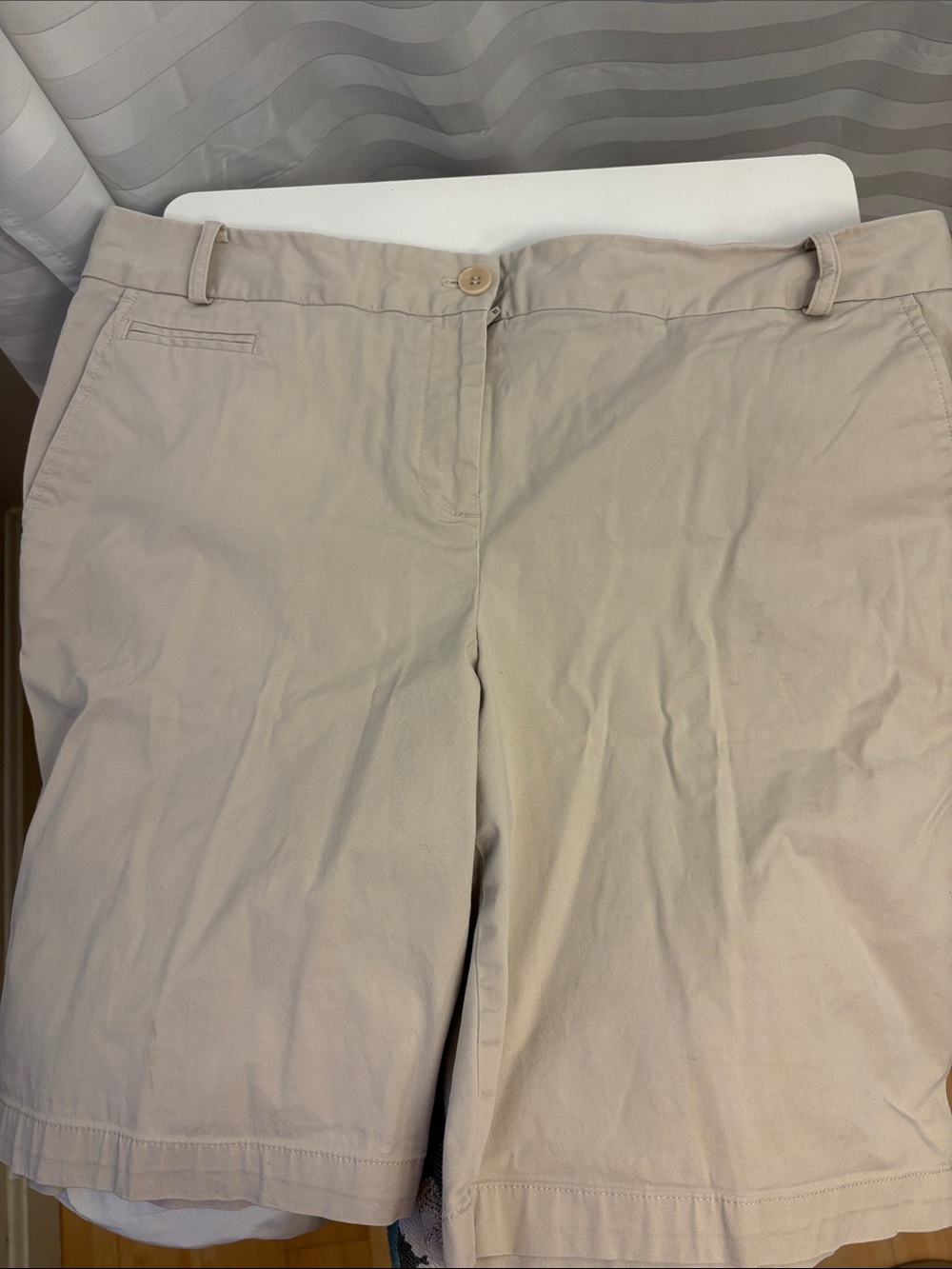 Talbots Beige Chino Bermuda Shorts. 14P great weekend throw on. 19.5”waist.